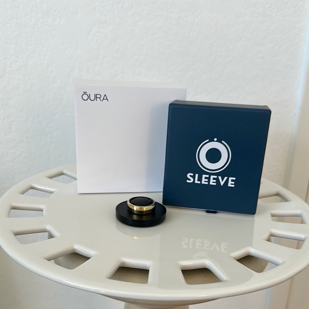 Oura Ring Sleeve Accessory in Black and Gold